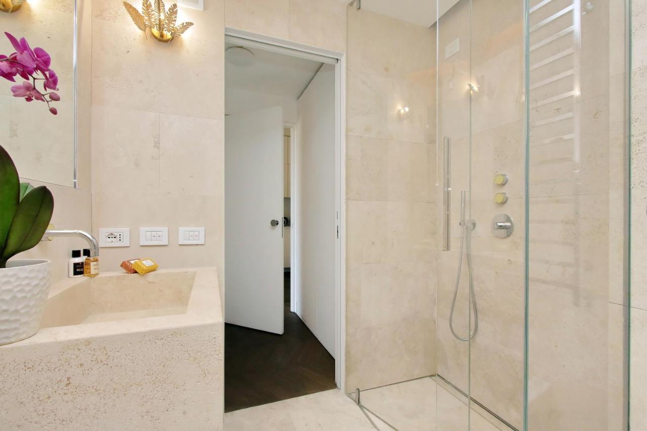Luxury Domus Apartment 1 Рим Екстериор снимка